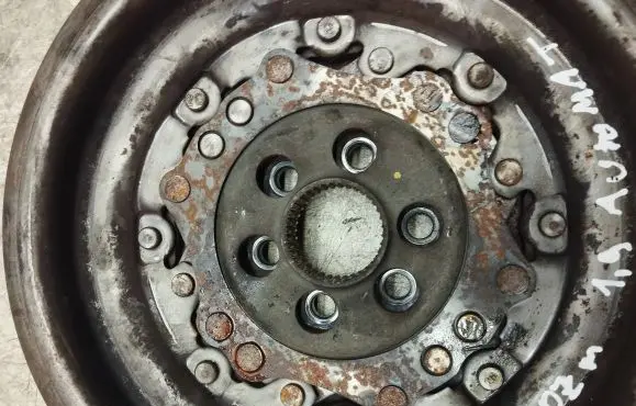 Volkswagen Touran I Flywheel