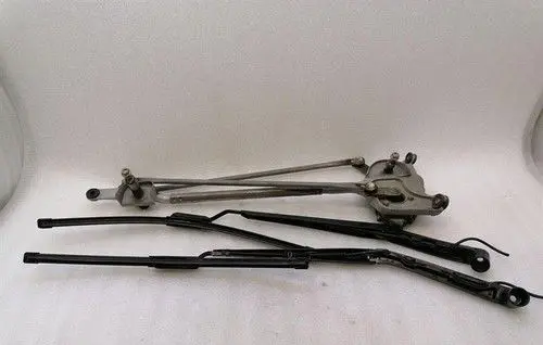 Chevrolet Corvette C7 Front wiper linkage and motor 22756324