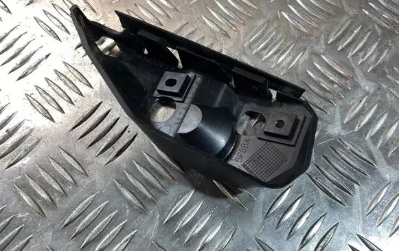 Volvo V50 Front bumper mounting bracket 31265397