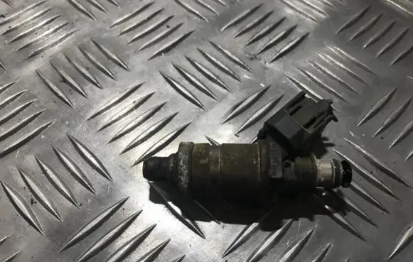 Honda Legend III KA9 Fuel injector kg24