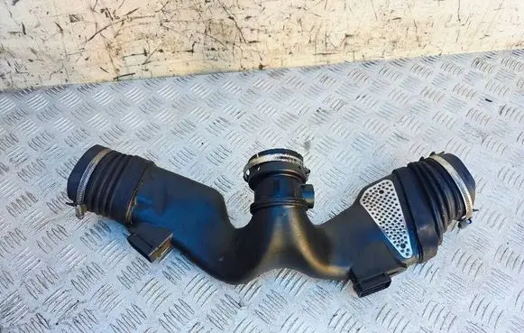 Mercedes-Benz S W221 Turbo air intake inlet pipe/hose A6420908237
