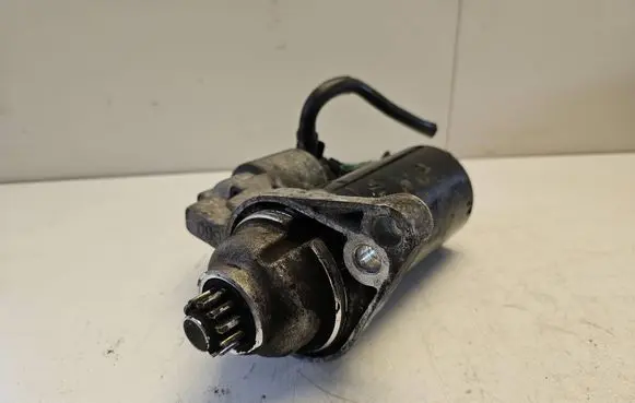 Volkswagen Polo V 6R Starter motor 0001123028