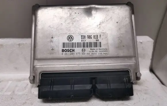 Volkswagen PASSAT B5 Engine control unit/module 8D0906018F 26SA5859 0261204875