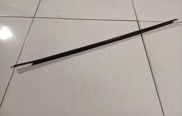 Toyota Corolla E120 E130 Front door glass trim molding 