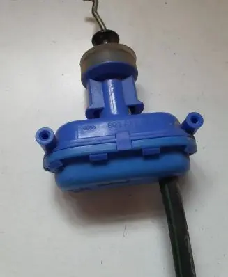Audi 80 90 S2 B4 Central locking vacuum pump 893862153D