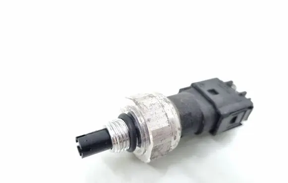 Tesla Model S Air conditioning (A/C) pressure sensor 2CP801 4242C