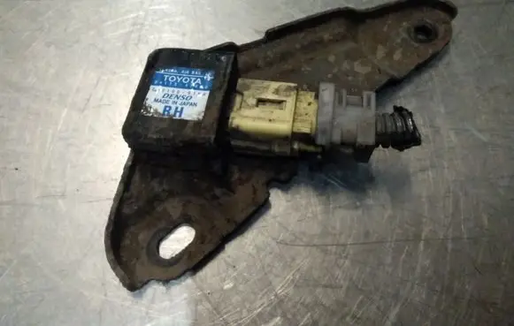Toyota Prius (XW20) Airbag deployment crash/impact sensor 8917347040 2521000150