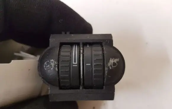 Volkswagen Golf V Headlight level height control switch 1K0941333