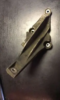 BMW 5 E39 Engine mounting bracket 1092425