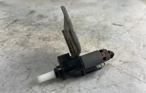 Nissan Patrol Y61 Bonnet alarm switch sensor 