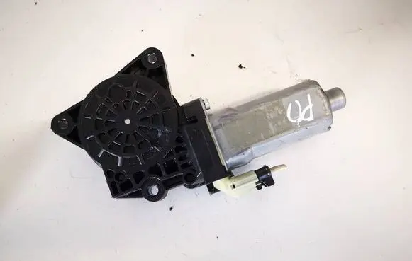 KIA Carens II Front door window regulator motor