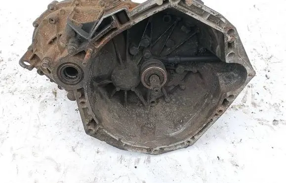 Nissan Qashqai Manual 5 speed gearbox 8200790639