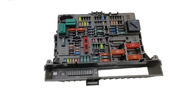 BMW 5 E60 E61 Fuse module 9119446
