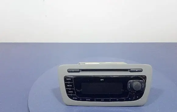 Seat Ibiza IV (6J,6P) Radio/CD/DVD/GPS head unit 5WA825102A