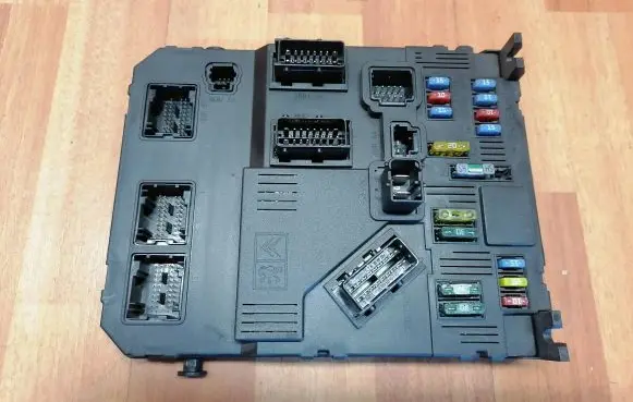 Peugeot 407 Comfort/convenience module 9655708480 S120104600L BSIS0300