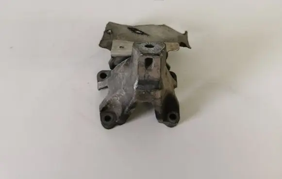 Audi A6 C7 Engine mounting bracket 8K0199307BJ