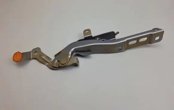 Engine bonnet/hood hinges