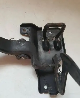 Audi A4 S4 B6 8E 8H Engine bonnet/hood lock/latch loop/hook 8E0823480B