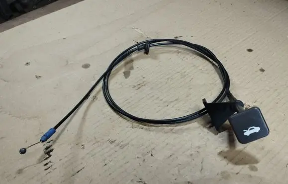 Engine bonnet/hood lock release cable