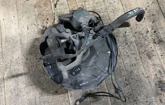 Mercedes-Benz E W211 Front wheel hub 