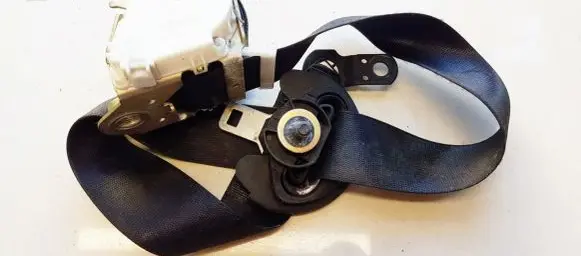 BMW X3 E83 Front seatbelt E1040549