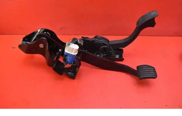 Ford Mondeo MK IV Accelerator throttle pedal 6G929F836RC