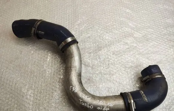 BMW 5 E39 Intercooler hose/pipe