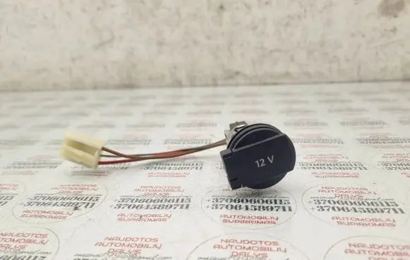 Volkswagen Touareg I 12 V Socket (rear) 