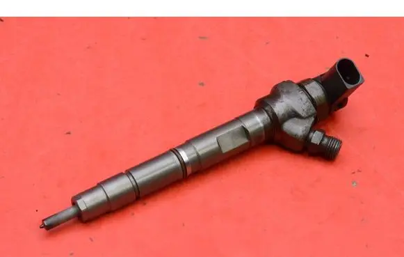 Audi Q3 8U Fuel injector 03L130277J