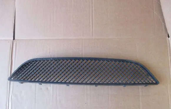 BMW 1 E81 E87 Front bumper lower grill 51130301933