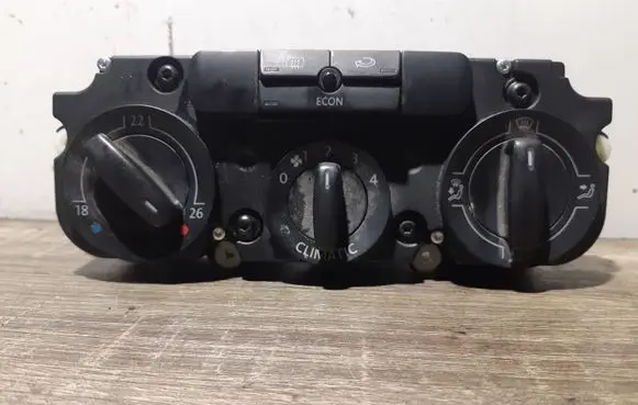 Volkswagen PASSAT B6 Climate control unit