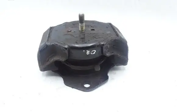 Mitsubishi Pajero Engine mount bracket NOCODE