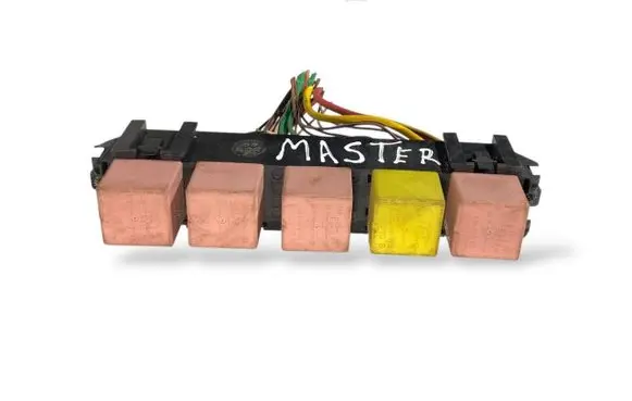 Renault Master II Fuse module 7700844253 8200308271