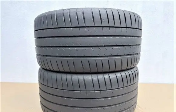 Tesla Model S R20 summer tire 