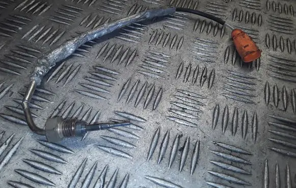 Audi A6 C7 Exhaust gas temperature sensor 0824112066 4G0906088N