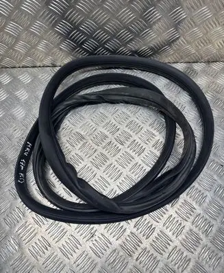 Honda HR-V Front door rubber seal 