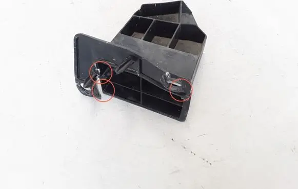 Renault Zoe Front bumper mounting bracket
