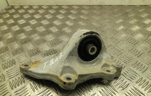 Renault Megane E-Tech Engine mount bracket 