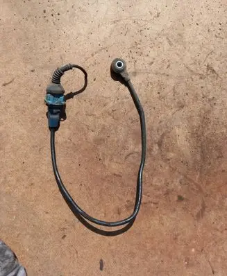 Audi A6 S6 C5 4B Detonation knock sensor 054905377G
