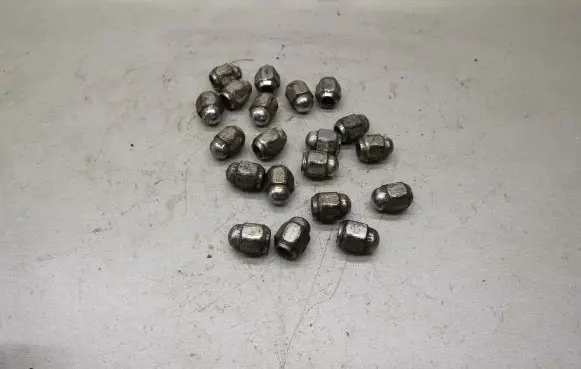 Toyota Avensis T250 Nuts/bolts 