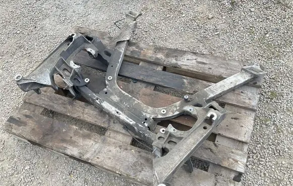BMW 7 E65 E66 Front subframe 6752293