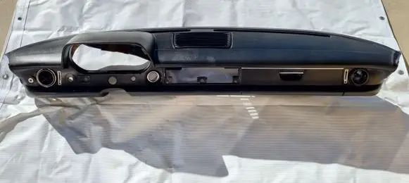 Mercedes-Benz COMPAKT W115 Dashboard