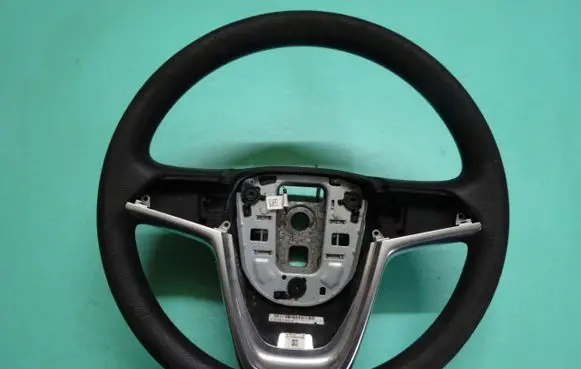 Opel Meriva B Steering wheel 13251687