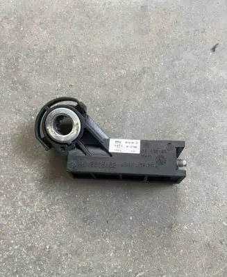 BMW X4 F26 Intercooler pipe mounting bracket 8519132 4012746A