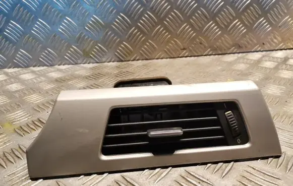 BMW 3 E90 E91 Dashboard air vent grill cover trim 9130466