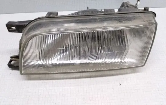 Nissan Sunny Headlight/headlamp ICHIKOH1421 7R010279