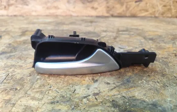 Mercedes-Benz ML W166 Front door interior handle A1667600661