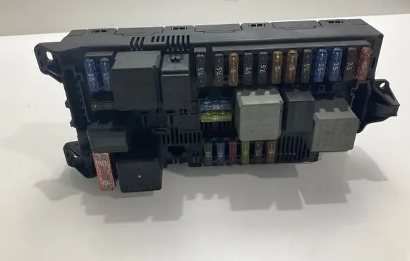 Mercedes-Benz E W211 Fuse module 2115456201 A2115456201