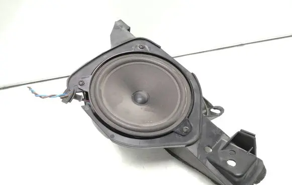 BMW 3 E46 Parcel shelf speaker 8381560