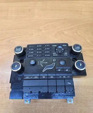 Volvo V70 Climate control unit 30782903 M3115100109 S7616313
